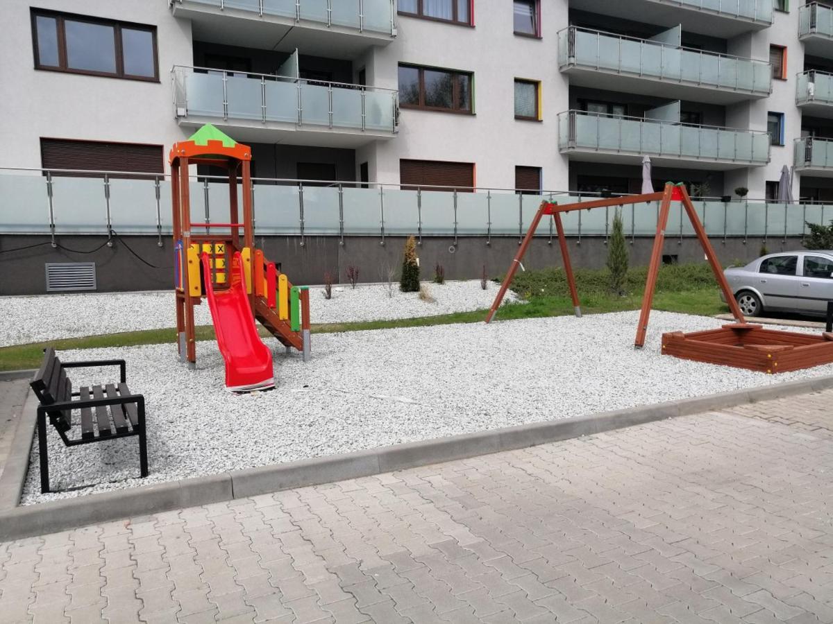 Апартаменты Apartament Flover Еленя-Гура Экстерьер фото