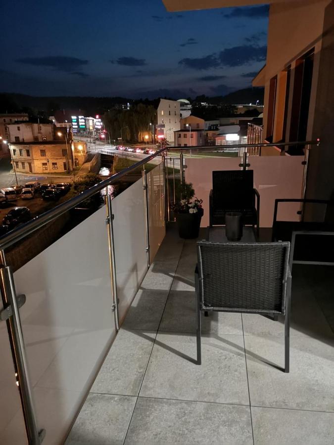 Апартаменты Apartament Flover Еленя-Гура Экстерьер фото