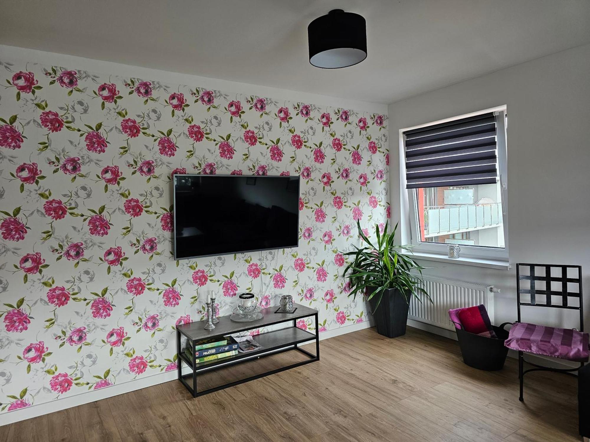 Апартаменты Apartament Flover Еленя-Гура Экстерьер фото