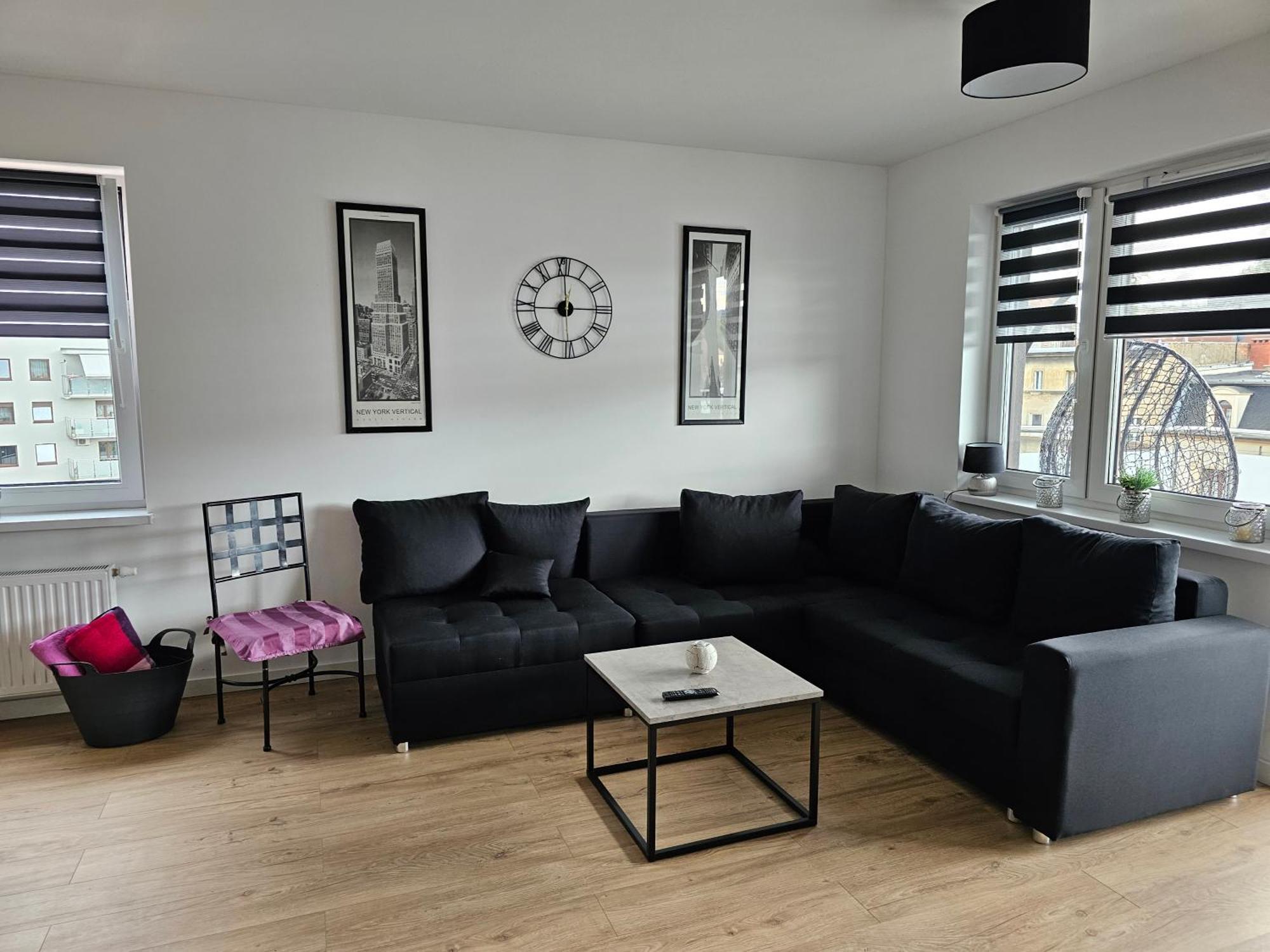 Апартаменты Apartament Flover Еленя-Гура Экстерьер фото